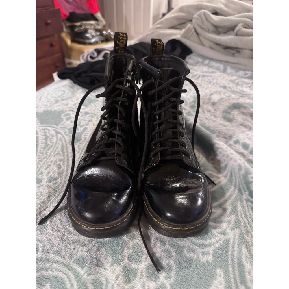 Dr. Martens Kid's Collection 1460 Junior Delaney Lace Up Fashion Boot Big Kid 5